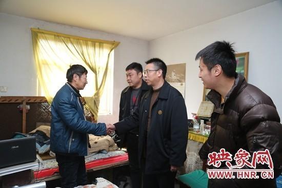 上門辦證獲群眾點(diǎn)贊